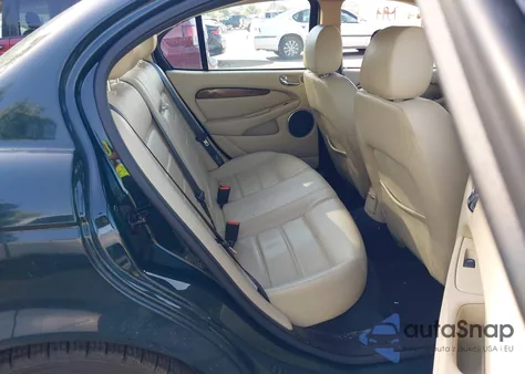 2004 Jaguar X-Type 3.0 z USA, uszkodzony, nr VIN SAJEA51C24WD93869